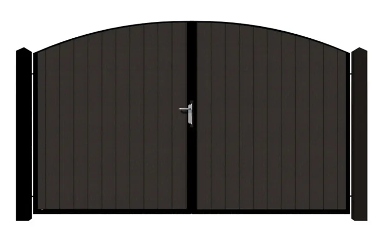 The Brynmawr electric gate — softly bowed, fully boarded